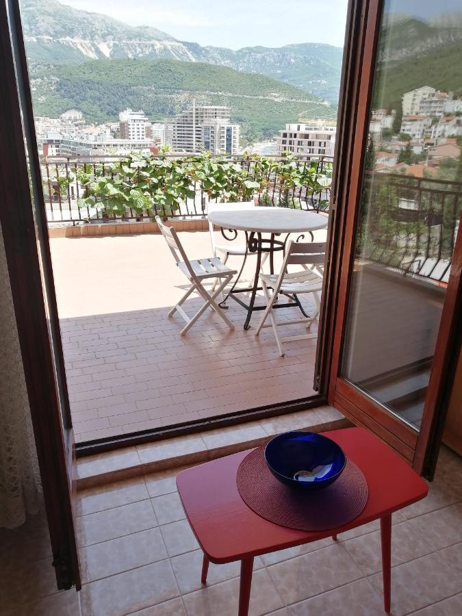 Lovely Apartment With Big Terrace In Budva Exterior photo